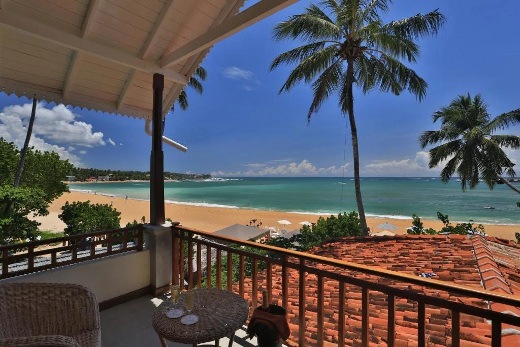 Thaproban Pavilion pool area